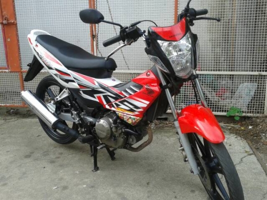 ขายแล้ว ปรับราคาขายฮอนด้า sonic สต๊าทมือ ล้อแม็ก เอกสารพร้อมโอน สภาพดี20,000 บาท