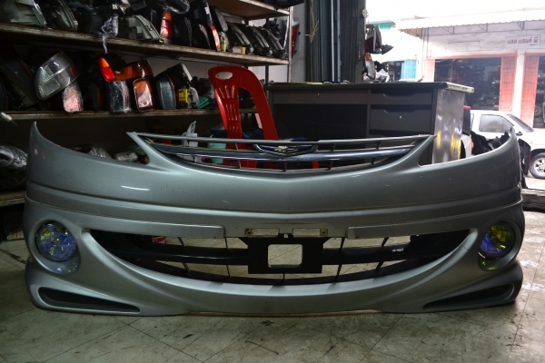 ขายกันนชนหน้า YOYOTA ESTIMA พร้อมสปอทไลท์+หน้ากระจัง