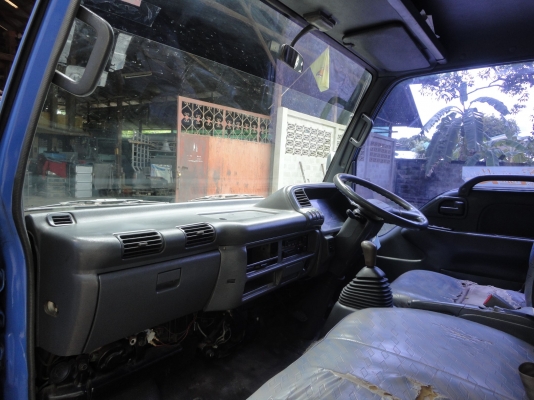 ขาย ISUZU 6 ล้อช่วงสั้น NKR 66E เครื่อง 120 รถจดทะเบียนปี53 สภาพสวยพร้อมใช้