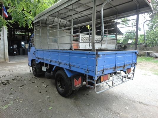 ขาย ISUZU 6 ล้อช่วงสั้น NKR 66E เครื่อง 120 รถจดทะเบียนปี53 สภาพสวยพร้อมใช้