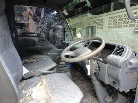 ขาย ISUZU 6 ล้อช่วงสั้น NKR 66E เครื่อง 120 รถจดทะเบียนปี53 สภาพสวยพร้อมใช้