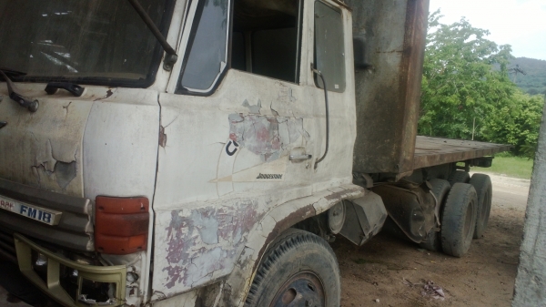 10ล้อ2เพลา ยกดั้มได้พื้นเรียบFM187 ไม่มีเล่ม ขายตามสภาพ(รถถูกต้อง)