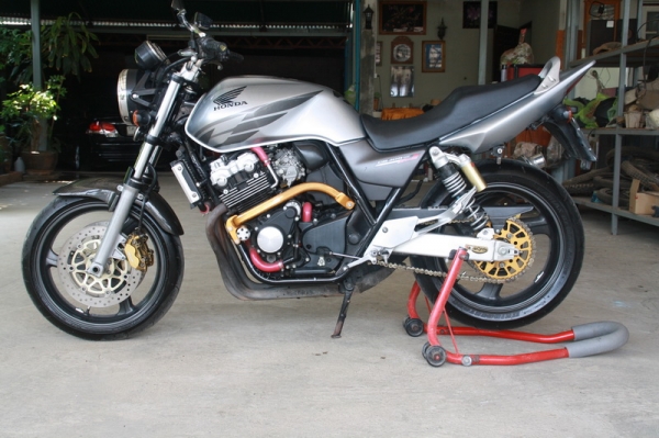 ขาย CB 400 เทค 3 ปี 2005 สีเดิม สรรพสามิตแท้ ท่อโยชิ เทคเปิดทุกเกียร์ 122000