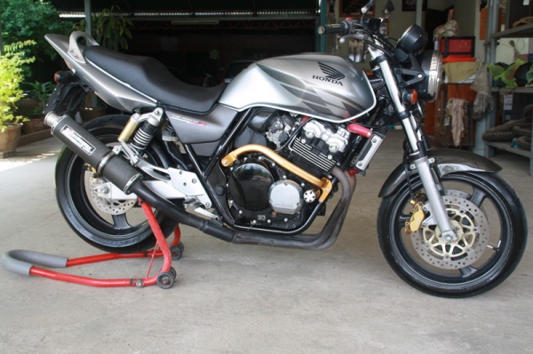 ขาย CB 400 เทค 3 ปี 2005 สีเดิม สรรพสามิตแท้ ท่อโยชิ เทคเปิดทุกเกียร์ 122000