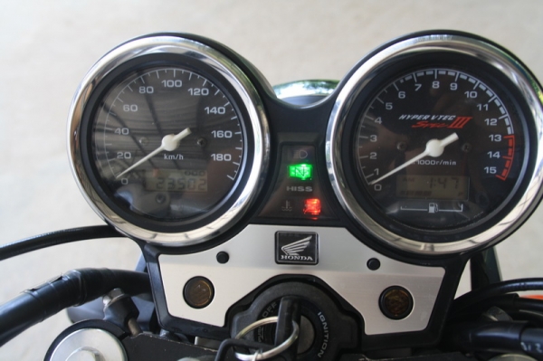 ขาย CB 400 เทค 3 ปี 2005 สีเดิม สรรพสามิตแท้ ท่อโยชิ เทคเปิดทุกเกียร์ 122000