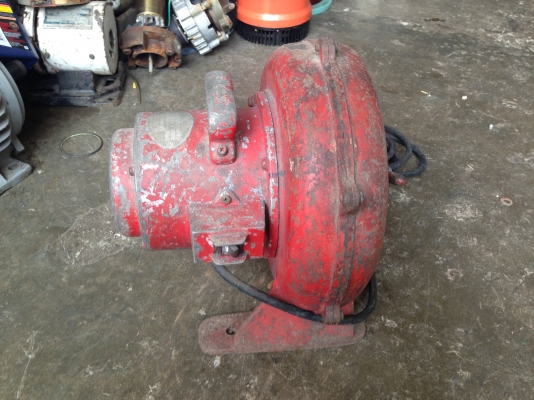 ขายโบว์เวอร์เป่าเตา ของญี่ปุ่นรุ่นเก่า ขนาด 3 นิ้ว 220 V ไฟบ้าน สภาพดี ลมแรง พร้อมใช้งาน ขายโบว์เวอร์เป่าเตา ของญี่ปุ่นรุ่นเก่า ขนาด 3 นิ้ว 220 V ไฟบ้าน สภาพดี ลมแรง พร้อมใช้งาน