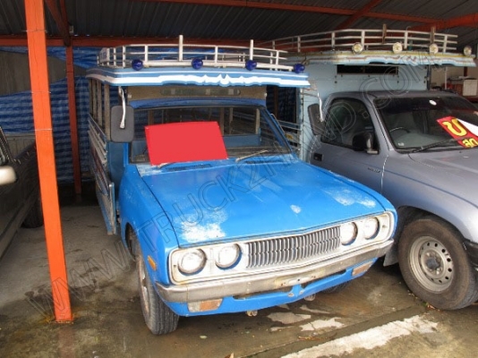 รถสองแถวแบบอันดามัน ยี่ห้อ DATSUN