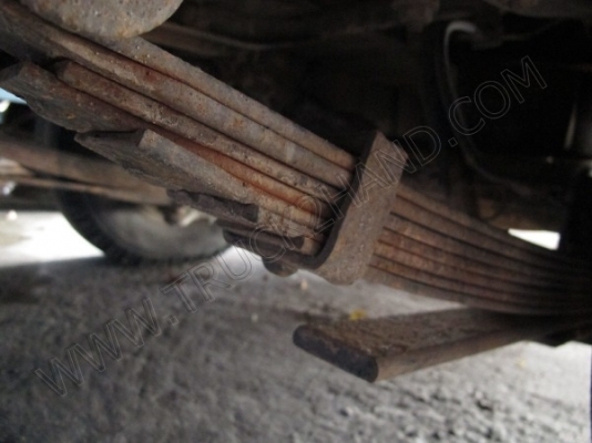 รถสองแถวแบบอันดามัน ยี่ห้อ DATSUN