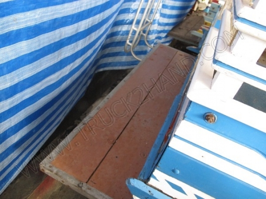 รถสองแถวแบบอันดามัน ยี่ห้อ DATSUN