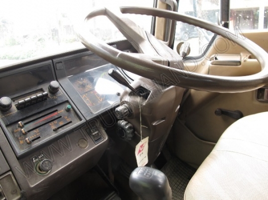 รถบรรทุก 6 ล้อ ติดเครน ยี่ห้อ HINO ติดเครน 3 ตัน  180 แรงม้า