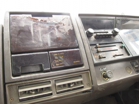 รถบรรทุก 6 ล้อ ติดเครน ยี่ห้อ HINO ติดเครน 3 ตัน  180 แรงม้า