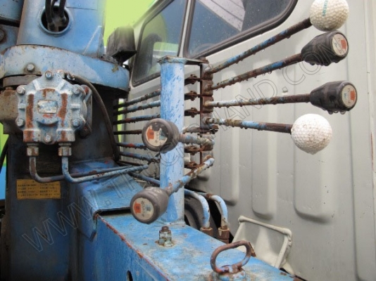 รถบรรทุก 6 ล้อ ติดเครน ยี่ห้อ HINO ติดเครน 3 ตัน  180 แรงม้า