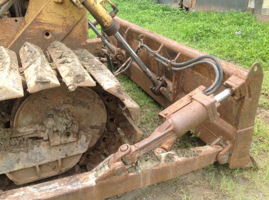 ขาย รถแทรกเตอร์ CAT D4E สภาพเก่านอก (ราคาต่อรองได้) T.081-3963210 ขาย รถแทรกเตอร์ CAT D4E สภาพเก่านอก (ราคาต่อรองได้) T.081-3963210