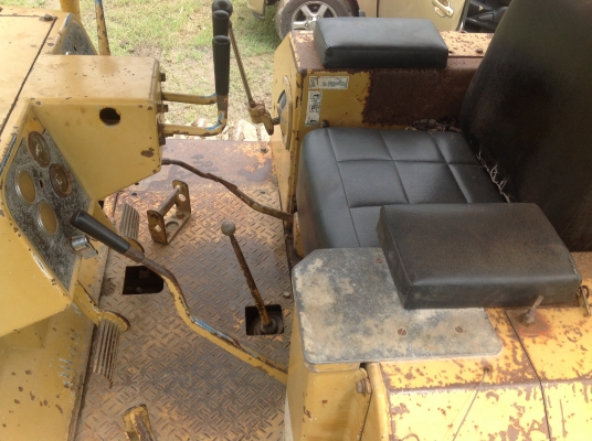 ขาย รถแทรกเตอร์ CAT D4E สภาพเก่านอก (ราคาต่อรองได้) T.081-3963210 ขาย รถแทรกเตอร์ CAT D4E สภาพเก่านอก (ราคาต่อรองได้) T.081-3963210