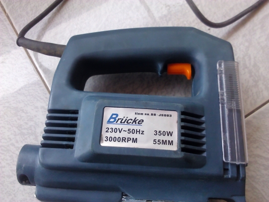 เลื่อยฉลุ BRUCKE สภาพยังใหม่ใช้มาน้อย 350 W. เลื่อยฉลุ BRUCKE สภาพยังใหม่ใช้มาน้อย 350 W.