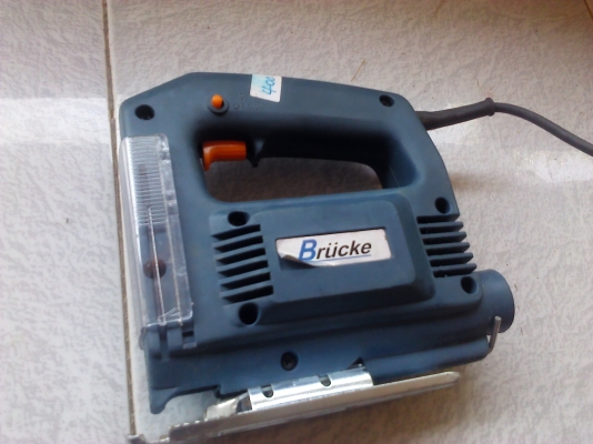 เลื่อยฉลุ BRUCKE สภาพยังใหม่ใช้มาน้อย 350 W. เลื่อยฉลุ BRUCKE สภาพยังใหม่ใช้มาน้อย 350 W.