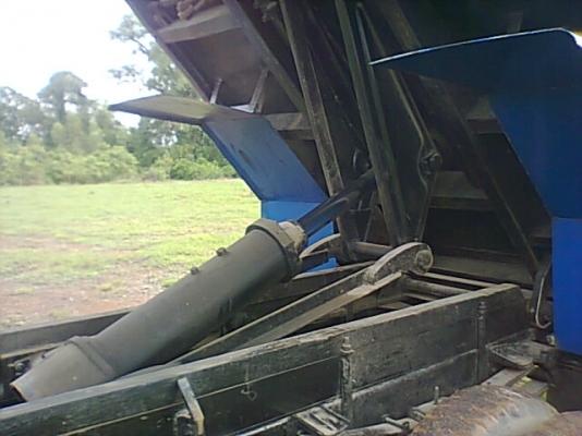 ขาย 6 ล้อ หน้ายาวดั้มเกษตร คัสซีสวย เครื่อง 140 แรงม้า  เอกสารทะเบียนพร้อมโอน ราคาต่อรองได้