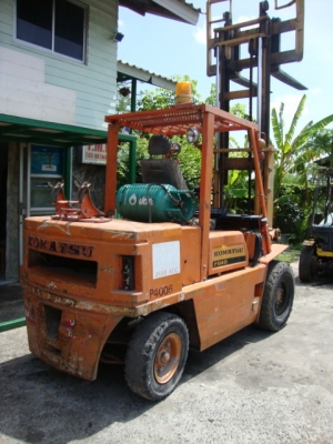 ขายรถโฟล์คลิฟท์ KOMATSU  FG40-4  (รถนอกราคาถูก พร้อมใช้)  ขนาด  4  ตัน  เครื่องยนต์เบนซิน+แก๊ส  เกียร์ออโตเมติค  เสาสูง  3  เมตร  ยางลม