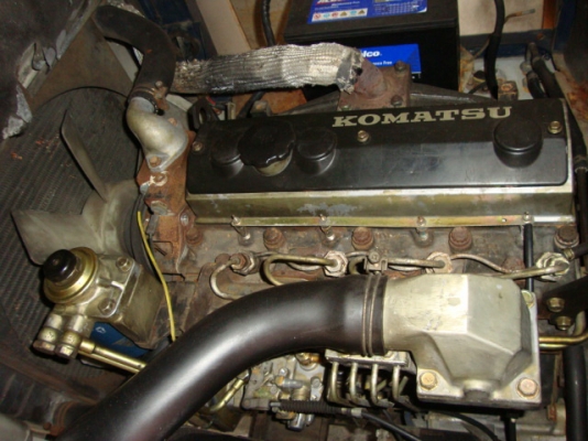 ขายรถโฟล์คลิฟท์  KOMATSU  FD25-11  เครื่องยนต์ดีเซล   เสาสูง  4  ม. เกียร์ธรรมดา  ฮิ้งโฟล์ค (งากระดก)  งา 1,070  มม.