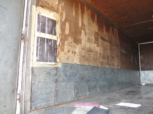 ขายตู้แห้งใส่รถ6ล้อ ประตู2บาน ยาว5.5เมตร สภาพดี