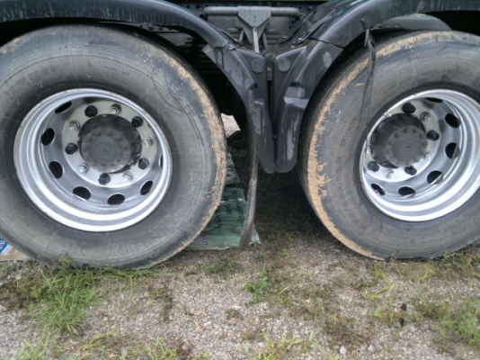 ขายรถหัวลาก 10 ล้อ 2 เพลา VOLVO FM-12 -6X4 เครื่อง.380 แรง ปี.47 รถสวยมากๆ