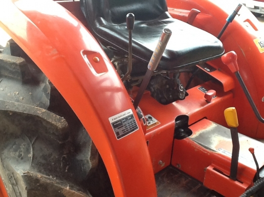 คูโบต้า L3608 4 WD 2 เพลา ใบมีดตราช้าง ยางใหม่ 4 เส้นทำงาน 10XX ชั่วโมงสภาพดี