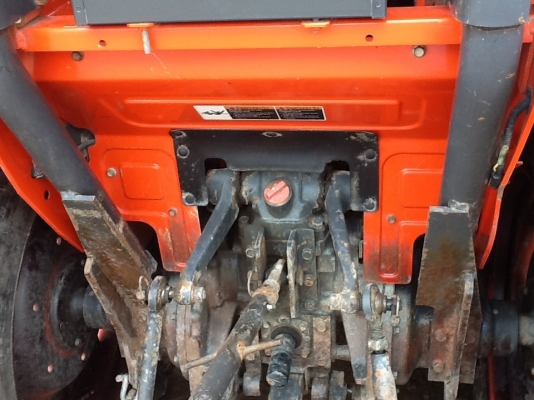 คูโบต้า L3608 4 WD 2 เพลา ใบมีดตราช้าง ยางใหม่ 4 เส้นทำงาน 10XX ชั่วโมงสภาพดี