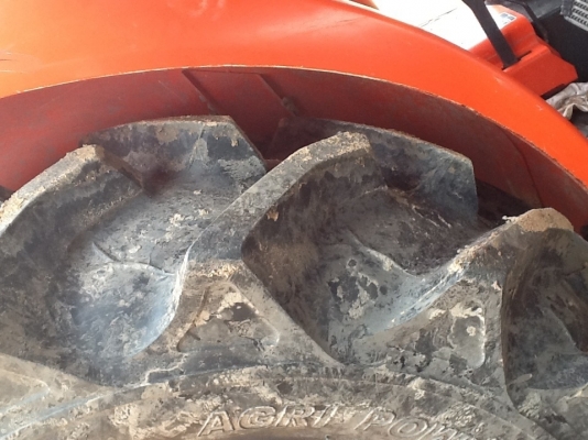 คูโบต้า L3608 4 WD 2 เพลา ใบมีดตราช้าง ยางใหม่ 4 เส้นทำงาน 10XX ชั่วโมงสภาพดี