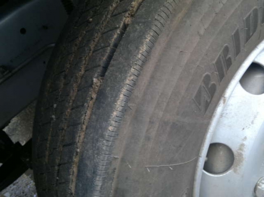 ขายรถหัวลาก 10 ล้อ 2 เพลา พร้อมหางเซมิดั้ม 3 เพลา 9 เมตน สามมิตร ปี.51 NISSAN 454H ปี.53 สวยทั้งหัวทั้งหาง สนใจโทร