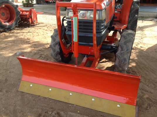 ปัญญาแทรคเตอร์มาแล้ว...จัดมาให้ครับ คูโบต้า L3408 ใบมีด(ใหม่) หลังคาใหม่คับ เล่มทะเบียนพร้อม