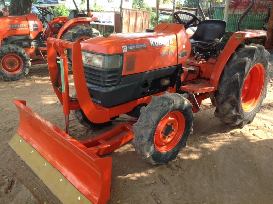 ปัญญาแทรคเตอร์มาแล้ว...จัดมาให้ครับ คูโบต้า L3408 ใบมีด(ใหม่) หลังคาใหม่คับ เล่มทะเบียนพร้อม