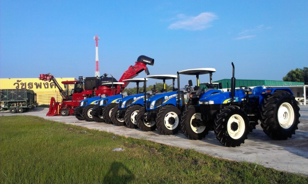 นิวฮอลแลนด์ ป้ายแดง ทุกรุ่น ดาวน์เริ่มต้น 20\% ดอกเบี้ย 0.75 บาท ผ่อนแบบรายเดือน ราย 6 เดือน หรือรายปี ได้นานถึง 5 ปี นิวฮอลแลนด์ ป้ายแดง ทุกรุ่น ดาวน์เริ่มต้น 20\% ดอกเบี้ย 0.75 บาท ผ่อนแบบรายเดือน ราย 6 เดือน หรือรายปี ได้นานถึง 5 ปี