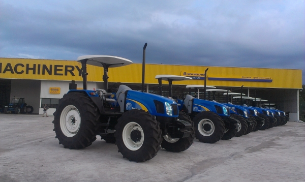 นิวฮอลแลนด์ ป้ายแดง ทุกรุ่น ดาวน์เริ่มต้น 20\% ดอกเบี้ย 0.75 บาท ผ่อนแบบรายเดือน ราย 6 เดือน หรือรายปี ได้นานถึง 5 ปี