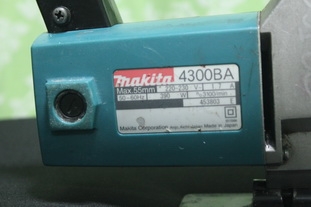 เลื่อยจิ๊กซอร์ยี่ห้อmakita รุ่น4300BA รุ่นยอดนิยมสภาพดีพร้อมใช้ครับ