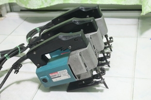 เลื่อยจิ๊กซอร์ยี่ห้อmakita รุ่น4300BA รุ่นยอดนิยมสภาพดีพร้อมใช้ครับ