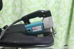 เลื่อยจิ๊กซอร์ยี่ห้อmakita รุ่น4300BA รุ่นยอดนิยมสภาพดีพร้อมใช้ครับ