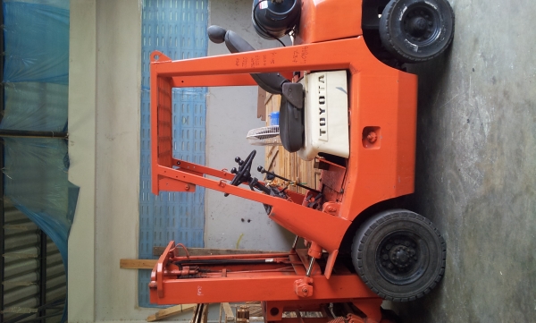 ขายด่วนมาก รถโฟล์คลิฟท์ 2.5 ตัน (TOYOTA)