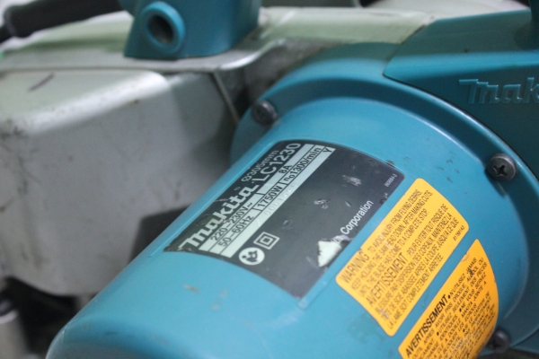 แท่นเครื่องเลื่อยตัดเหล็กขนาดใบ12นิ้ว makitaรุ่นLC1230