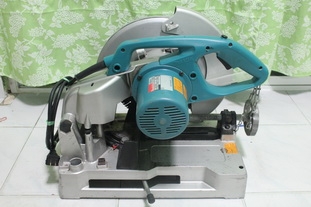 แท่นเครื่องเลื่อยตัดเหล็กขนาดใบ12นิ้ว makitaรุ่นLC1230