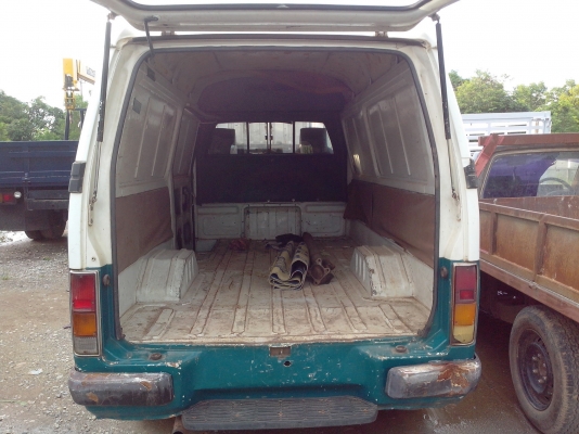 ขายรถตู้ ISUSU บัดดี้ เป็นรถตู่บรรทุก ทะเบียนพร้อมโอน