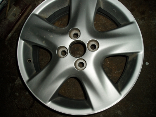 ขายล้อแม็กขอบ15ถูกๆมีวงเดียว