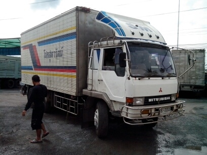 10ล้อเพลาเดียวมิตซูบิชิตู่เปียก