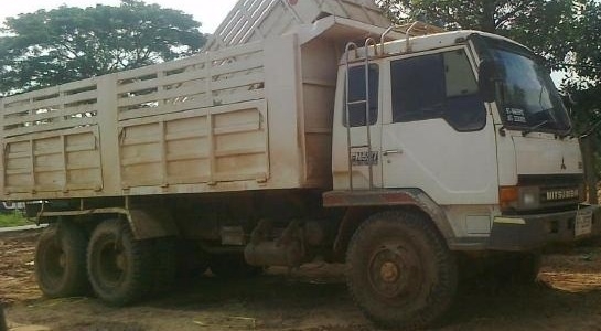 MITSUBISHI FUSO FN527 - 195 HP 6D16 TD2372 ปี 38 สิบล้อดั๊มพ์ กระบะดั๊มพ์เหล็ก 12 ตันไม่มีผุกร่อนสภาพดีมาก เครื่องแน่นแรงดีไม่มีเยิ้ม ภายในคอนโซลสวยเรือนไมล์ครบพร้อม แอร์เย็น พวงมาลัยเพาเวอร์ เบรคทริ๊ปฟี้ ช่วงล่างคัชซีสวยไม่มีบวม เบรคใหญ่แล้ว ยางสภาพดี 70 MITSUBISHI FUSO FN527 - 195 HP 6D16 TD2372 ปี 38 สิบล้อดั๊มพ์ กระบะดั๊มพ์เหล็ก 12 ตันไม่มีผุกร่อนสภาพดีมาก เครื่องแน่นแรงดีไม่มีเยิ้ม ภายในคอนโซลสวยเรือนไมล์ครบพร้อม แอร์เย็น พวงมาลัยเพาเวอร์ เบรคทริ๊ปฟี้ ช่วงล่างคัชซีสวยไม่มีบวม เบรคใหญ่แล้ว ยางสภาพดี 70