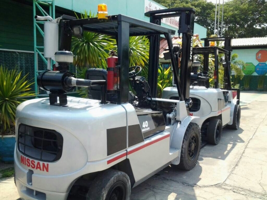 ขายด่วนๆ รถยกนิสสัน เครื่องดีเซล เกียร์ออโต้ เสาสูง 4 เมตร ขายด่วนๆ รถยกนิสสัน เครื่องดีเซล เกียร์ออโต้ เสาสูง 4 เมตร