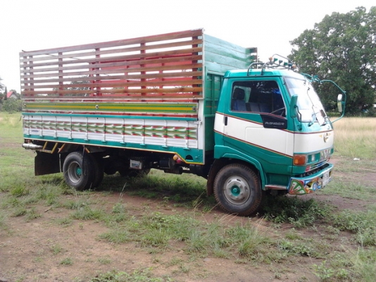 ขาย 6ล้อ HINO FB2WG ยาว5ม.เครื่องWO4D 117HP แห้งดี ไม่เยิ้ม แรงดีประหยัดสุด ช่างล่างใหญ่ คัสซีดี ไม่ผุ Fหน้า-หลัง กระบะพื้นไม้คอกไม้สีสวยสภาพดี พื้นไม่ผุคอกแข็งแรง หัวบางภายในสวยคอนโซลครบ พ.ธรรมดา ยาง8.25ดี6เส้น สีสันสวย พร้อมใช้ พร้อมลุยงาน ราคาต่อรองได้