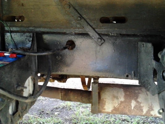 ขาย 6ล้อ HINO FB2WG ยาว5ม.เครื่องWO4D 117HP แห้งดี ไม่เยิ้ม แรงดีประหยัดสุด ช่างล่างใหญ่ คัสซีดี ไม่ผุ Fหน้า-หลัง กระบะพื้นไม้คอกไม้สีสวยสภาพดี พื้นไม่ผุคอกแข็งแรง หัวบางภายในสวยคอนโซลครบ พ.ธรรมดา ยาง8.25ดี6เส้น สีสันสวย พร้อมใช้ พร้อมลุยงาน ราคาต่อรองได้