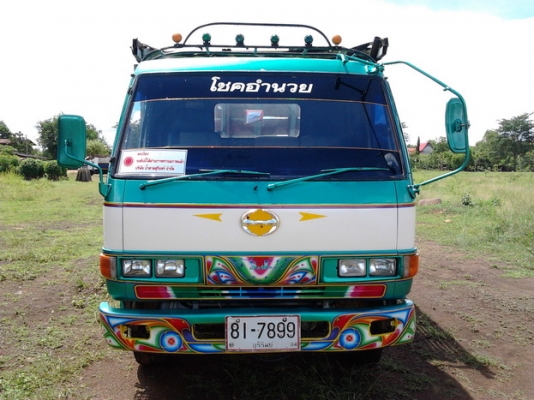 ขาย 6ล้อ HINO FB2WG ยาว5ม.เครื่องWO4D 117HP แห้งดี ไม่เยิ้ม แรงดีประหยัดสุด ช่างล่างใหญ่ คัสซีดี ไม่ผุ Fหน้า-หลัง กระบะพื้นไม้คอกไม้สีสวยสภาพดี พื้นไม่ผุคอกแข็งแรง หัวบางภายในสวยคอนโซลครบ พ.ธรรมดา ยาง8.25ดี6เส้น สีสันสวย พร้อมใช้ พร้อมลุยงาน ราคาต่อรองได้