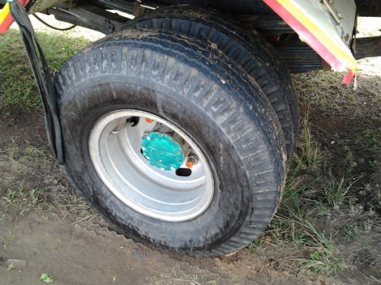 ขาย 6ล้อ HINO FB2WG ยาว5ม.เครื่องWO4D 117HP แห้งดี ไม่เยิ้ม แรงดีประหยัดสุด ช่างล่างใหญ่ คัสซีดี ไม่ผุ Fหน้า-หลัง กระบะพื้นไม้คอกไม้สีสวยสภาพดี พื้นไม่ผุคอกแข็งแรง หัวบางภายในสวยคอนโซลครบ พ.ธรรมดา ยาง8.25ดี6เส้น สีสันสวย พร้อมใช้ พร้อมลุยงาน ราคาต่อรองได้