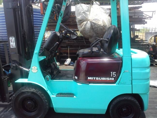 ขายด่วนๆครับ รถยก 1.5 ตัน เสาสูง 3 เมตร เข้าตู้ เกียร์ออโต้ เครื่องเบนซิน ขายด่วนๆครับ รถยก 1.5 ตัน เสาสูง 3 เมตร เข้าตู้ เกียร์ออโต้ เครื่องเบนซิน