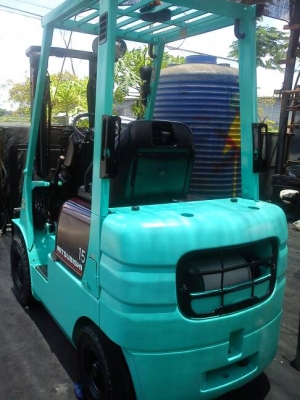 ขายด่วนๆครับ รถยก 1.5 ตัน เสาสูง 3 เมตร เข้าตู้ เกียร์ออโต้ เครื่องเบนซิน ขายด่วนๆครับ รถยก 1.5 ตัน เสาสูง 3 เมตร เข้าตู้ เกียร์ออโต้ เครื่องเบนซิน